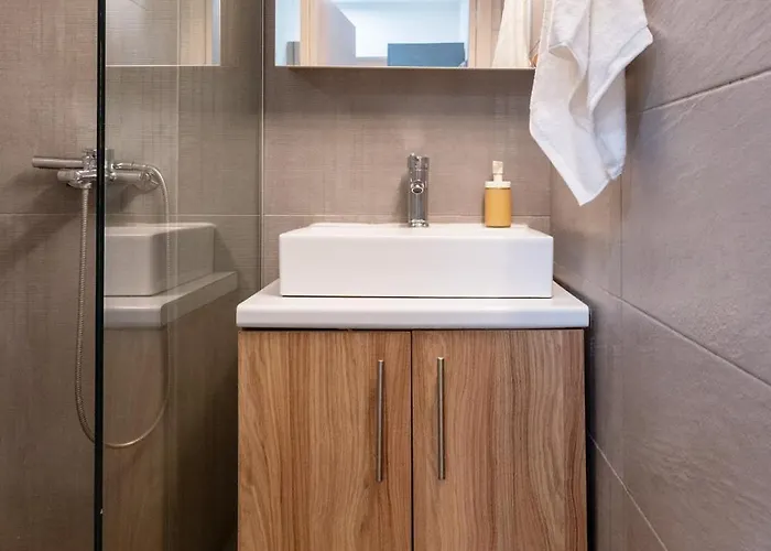 Balcony Breeze 3bd
