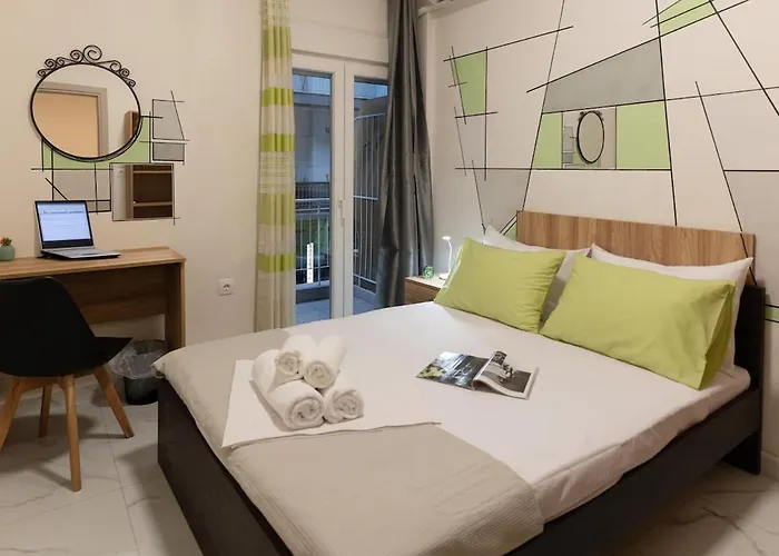Balcony Breeze 3bd Apartment Thessaloniki