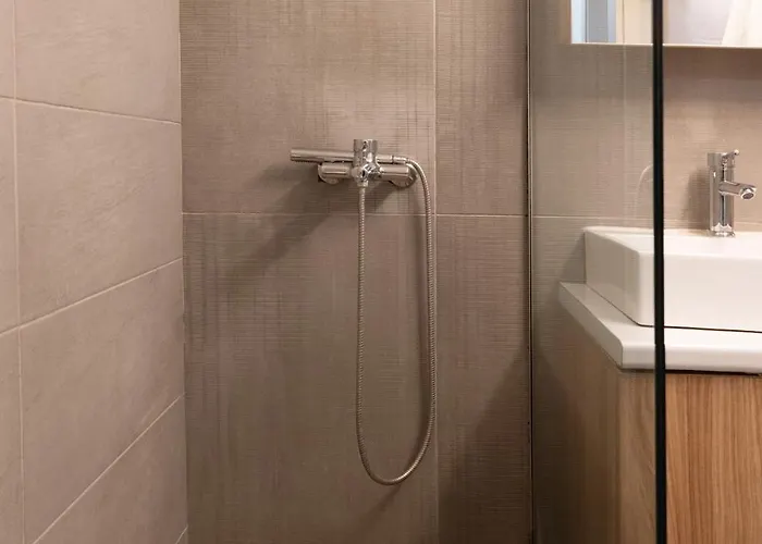 Balcony Breeze 3bd Apartment Thessaloniki