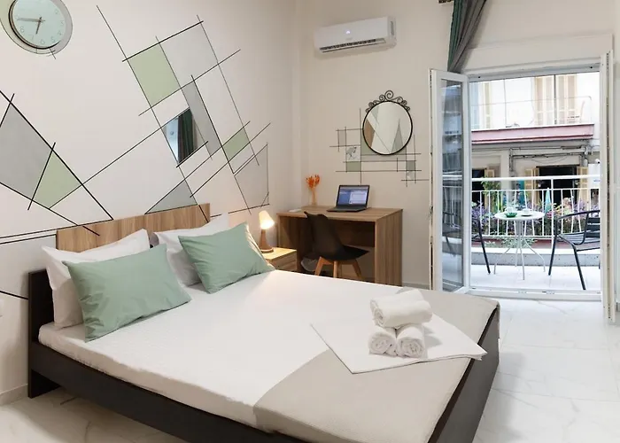 Balcony Breeze 3bd Apartment